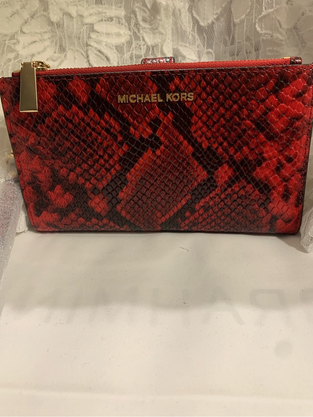 New Michael Kors Red and Black Snake-Embossed Phone Wristlet Python Wallet - Picture 2 of 7